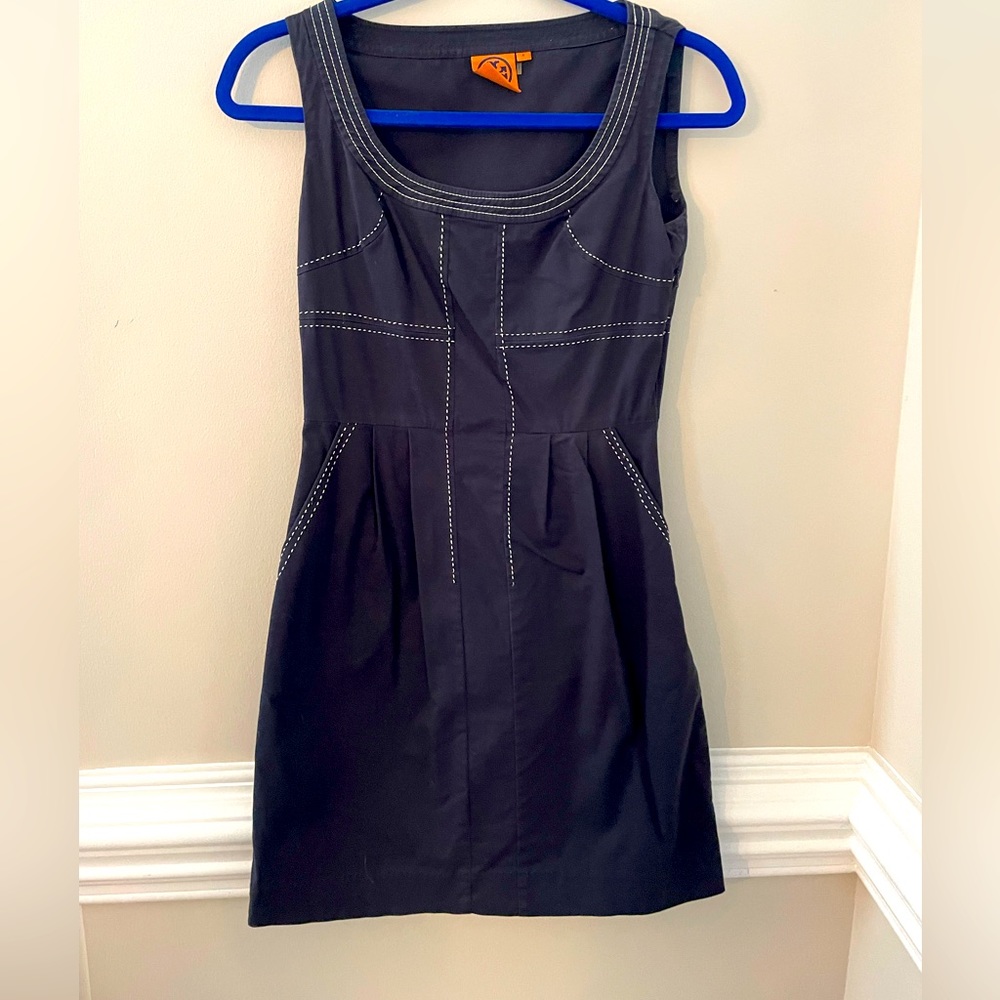 Tory Burch navy dress with white stitching. So cute on! Size 0